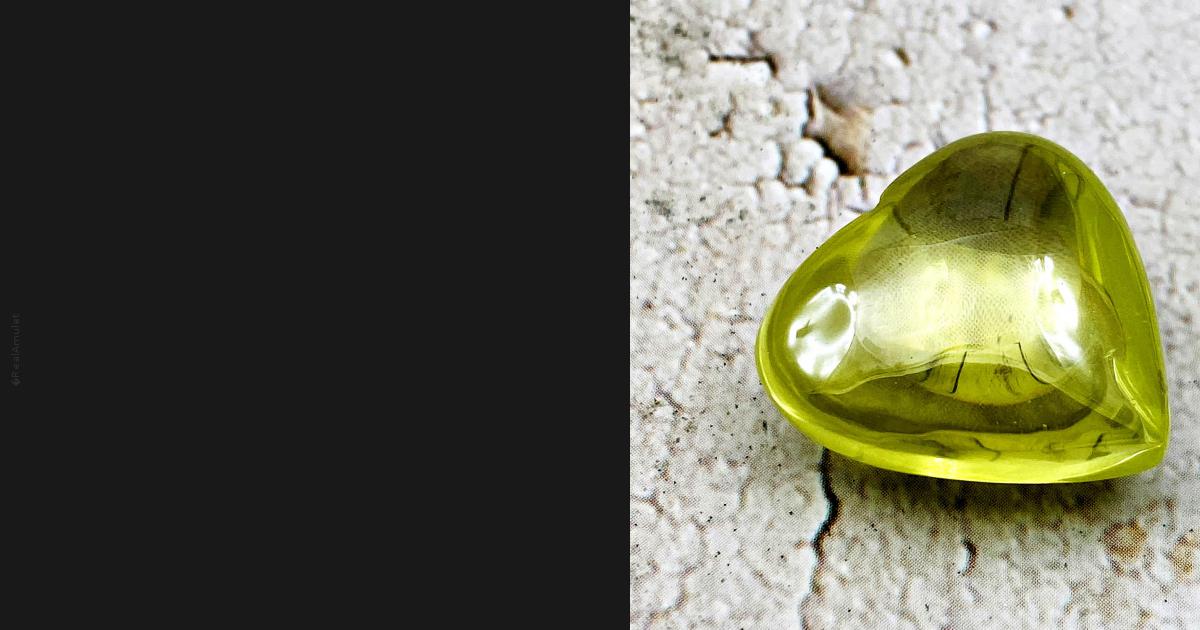 Crystal Healing Naga Eye Mind Stone Leklai Pendant Green Thai Amulet