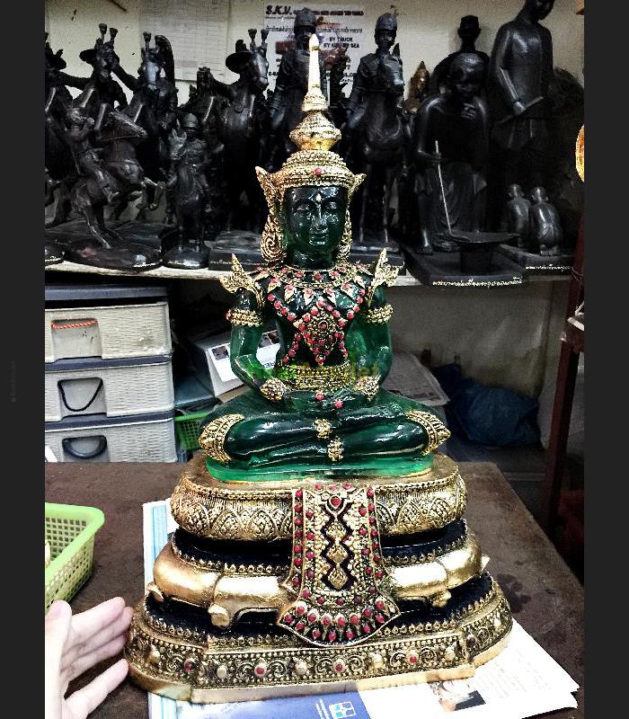 SEATED EMERALD BUDDHA STATUE MEDITATION AMULET GREEN OLD GOLD LARGE ARMOR 9 IN 0041