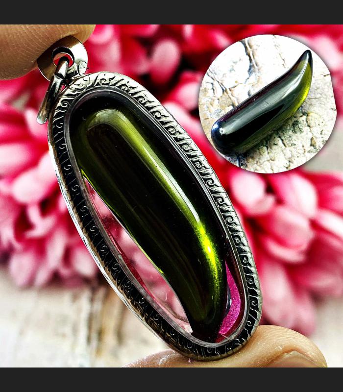 Leklai Naga Eye Gems Cave Stone Green Claw Fang Crystal Somporn Thai Amulet 0057