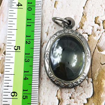 Naga Eye Leklai Magic Lucky Protection Stone Toffy Olive Green Thai Amulet #1417