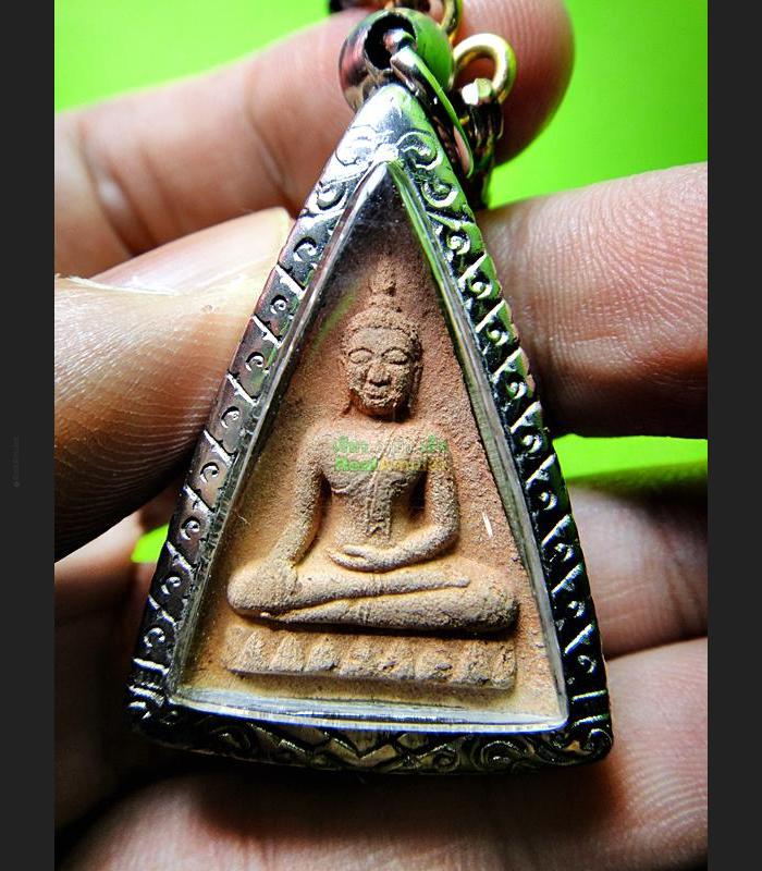 OLD THAI REAL AMULET TABLET CLAY TRIANGLE NANGPHAYHA LP YEAM POWERFUL QUEEN