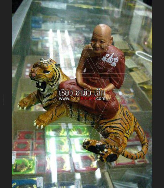 BUCHA BIG STATUE LP PERN AMULET THAI TALISMAN REAL 8713