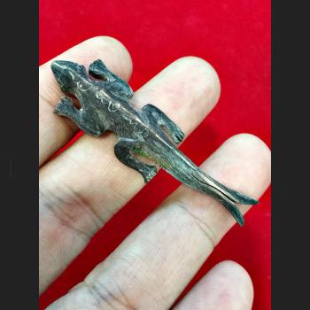REAL THAI AMULET HOLY GECKO LUCKY GAMBLING 2 TAIL WOOD HAND CARVING LP KEY 9132