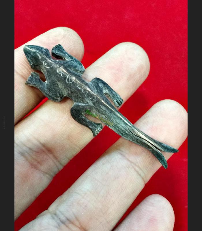 REAL THAI AMULET HOLY GECKO LUCKY GAMBLING 2 TAIL WOOD HAND CARVING LP KEY 9132