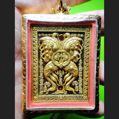 THAI REAL AMULET GOLD PAINT BUTTERFLY LOVE RICHLY SPIDER KUBA KRITSANA 2011
