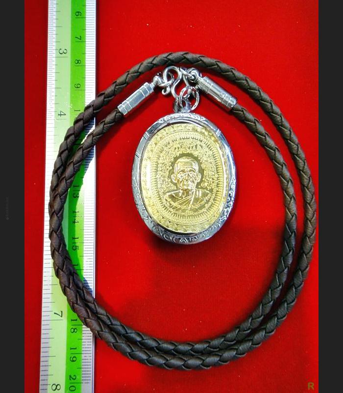 THAI AMULET MAHAYAN ALPHABET HAPPINESS RICH LUCKY WEALTH KLOY MEDAL YELLOW