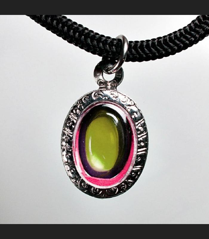 Naga Eye Leklai Lucky Stone Pendant Wealth Protect Olive Oval Thai Amulet 6770