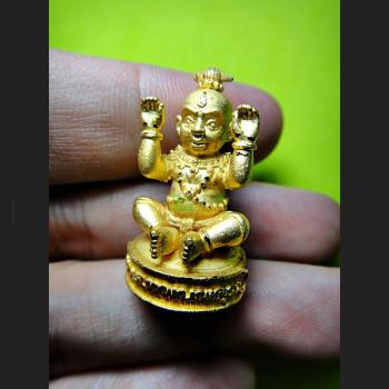 MINIATURE BRONZ BOY SPIRIT THAI AMULET LP NEN 18K GOLD GUMAN THEP NOPAKHUN 2 HAND BECKON BE2556