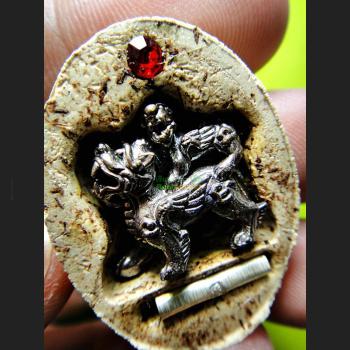 Gambling Lp Key ErGerFong Qilin Kylin Be2556 Survive Lotto Win Thai Amulet #6905