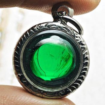 LEKLAI NAGA EYE CRYSTAL GEMS HEALING STONE LUCKY THAI AMULET BUTTON EMERALD GREEN ROUND