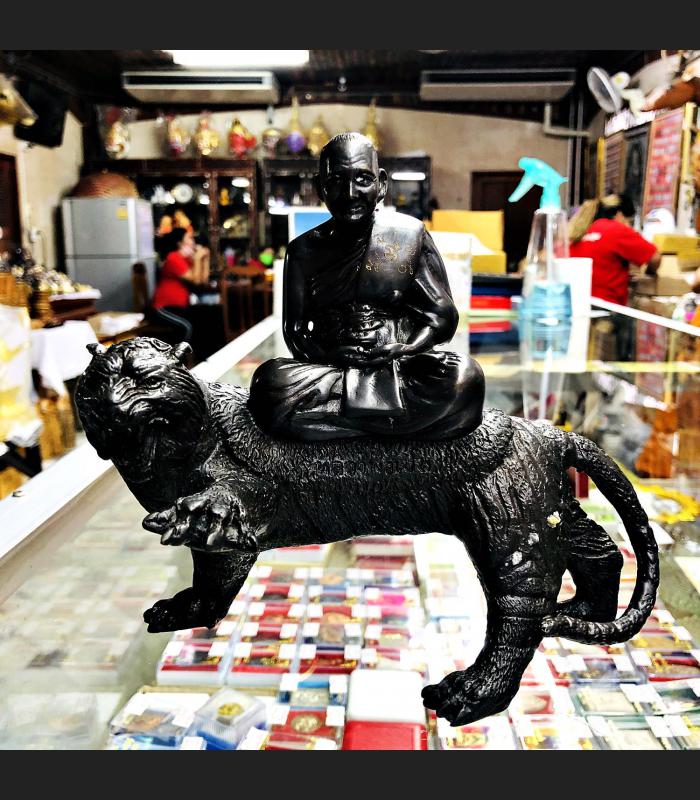 LARGE BRONZE STATUE LP PERN ATTACKING TIGER RIDER WAT BANGPHA AMULET THAI BUDDHA MEDITATION BE2556