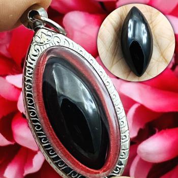 Leklai Naga Eye Cave Stone Healing Crystal Rugby Black Shine Thai Amulet #17006
