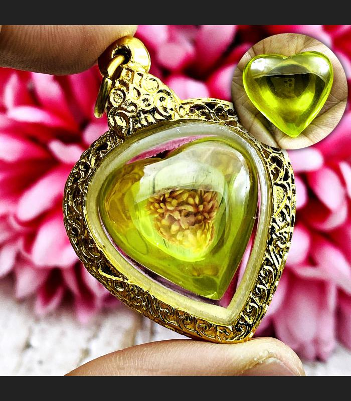 Crystal Healing Naga Eye Mind Stone Leklai Pendant Green Thai Amulet #17095