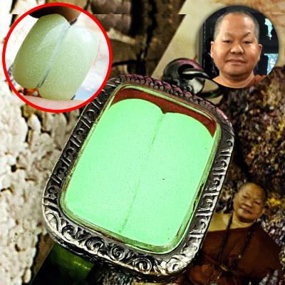 Leklai Moon Light Survive Wealth Thai Amulet Glow In Dark Lp Somporn Green 17341