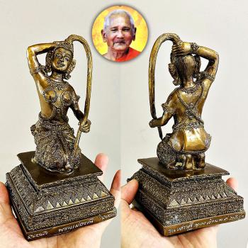 Bronze Statue Maethorani Mother Earth Queen Lady Wealth Lp Key Thai Amulet 17821