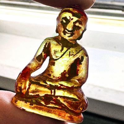 Antique Leklai Quartz Crystal Buddha Stone Kruhod Yellow Lucky Thai Amulet 18011