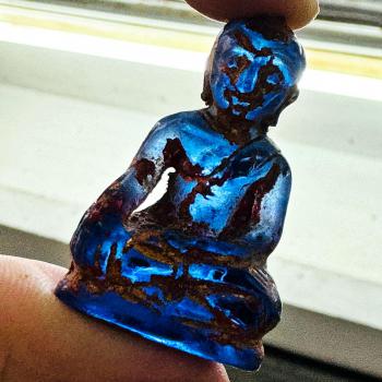 Antique Leklai Quartz Crystal Buddha Stone Kruhod Navy Blue Thai Amulet #18013