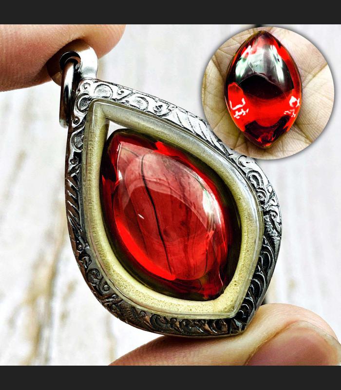 Leklai Nakee Naga Eye Healing Stone Crystal Control Mind Red Thai Amulet #18030
