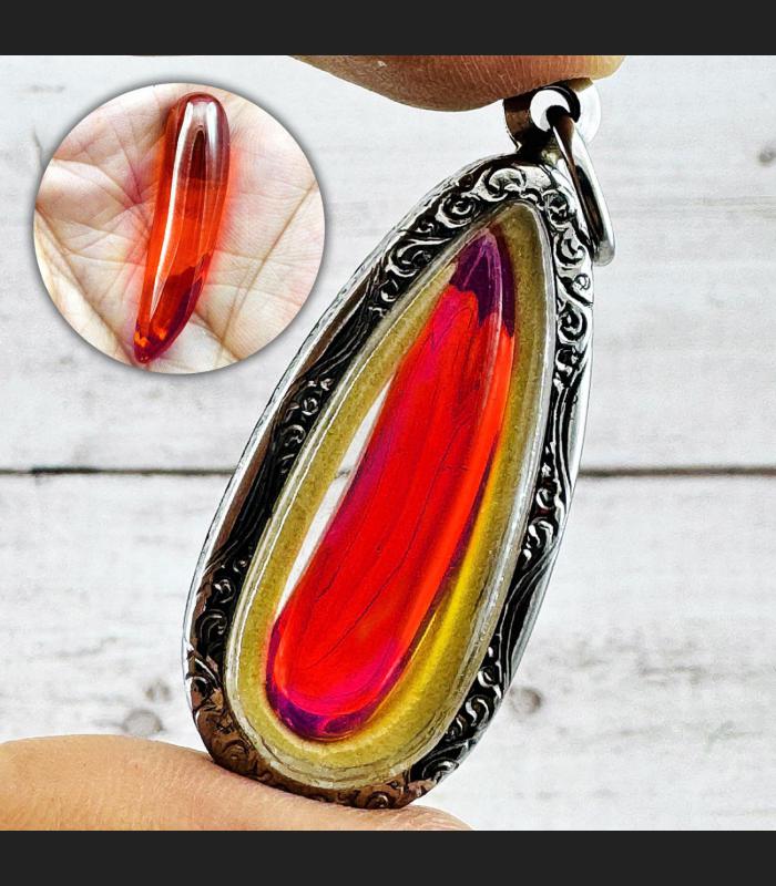 Leklai Kaew Naga Eye Healing Crystal Stone Power Win Red Tooth Thai Amulet 18126