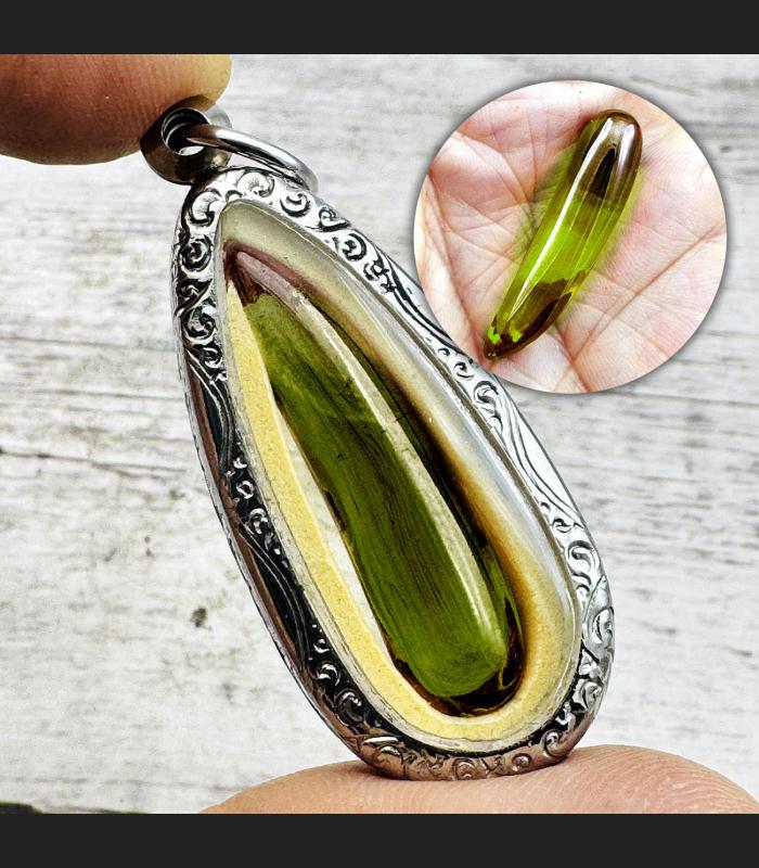 Leklai Kaew Tooth Naga Eye Healing Crystal Stone Lucky Green Thai Amulet #18128