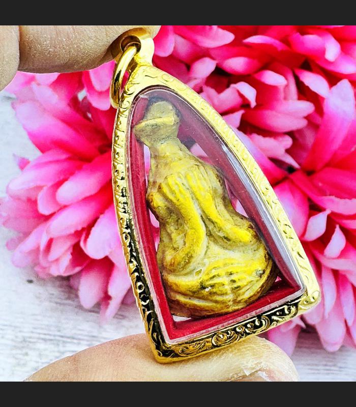 Leklai SuWanRaCha Yellow Gold Pidta Closed Eye Calabash Yantra Thai Amulet 18227