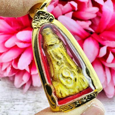 Pidta Closed Eye Leklai SuWanRaCha Yellow Gold Gambling Yantra Thai Amulet 18228