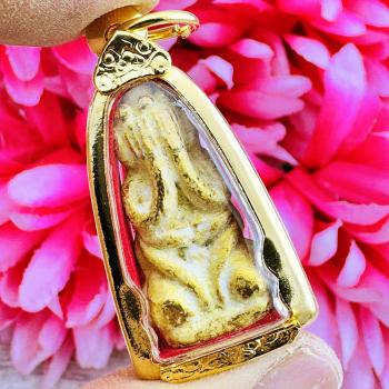 Pidta Closed Eye Leklai SuWanRaCha Yellow Gold Protection Life Thai Amulet 18229