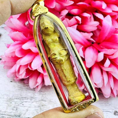 Sankajai Standing Buddha Wealth Leklai SuWanRaCha Yellow Gold Thai Amulet 18237