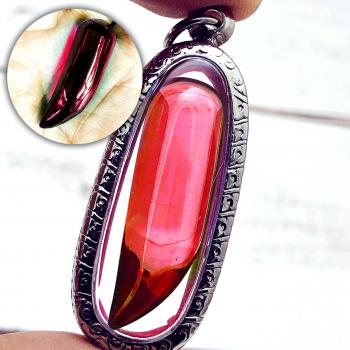 Leklai Kaew Fang Naga Eye Healing Stone Protection Red Crystal Thai Amulet 18401