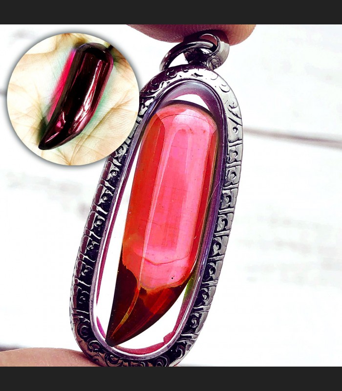 Leklai Kaew Fang Naga Eye Healing Stone Protection Red Crystal Thai Amulet 18401